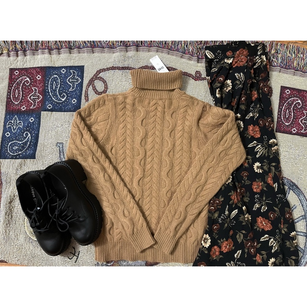 ANTHROPOLGIE Pine Cashmere sweater.